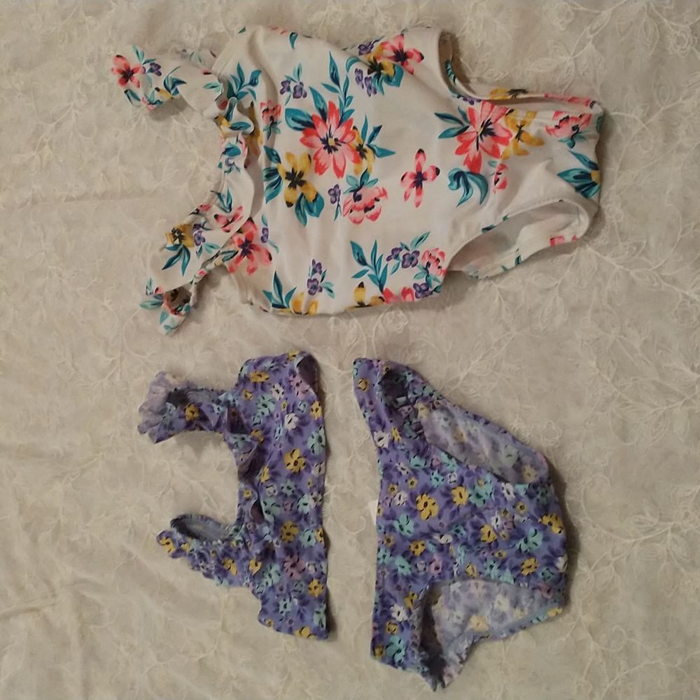 Old Navy Size 5T Bathing Suits